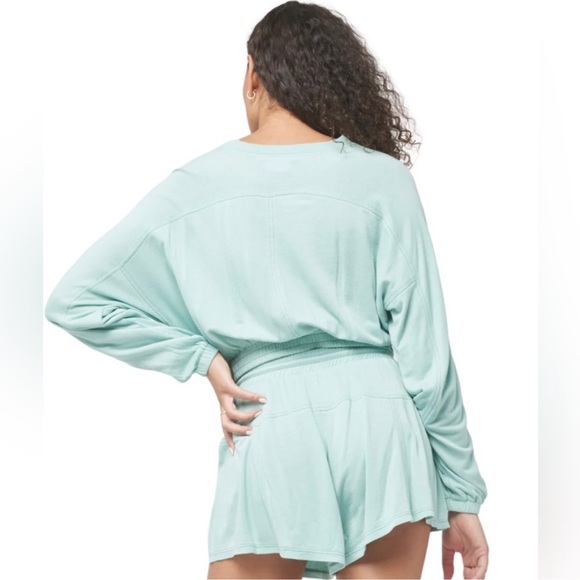 L*Space Revolve Day Tripper Pullover Color Pool Size Small NWT - Picture 5 of 12